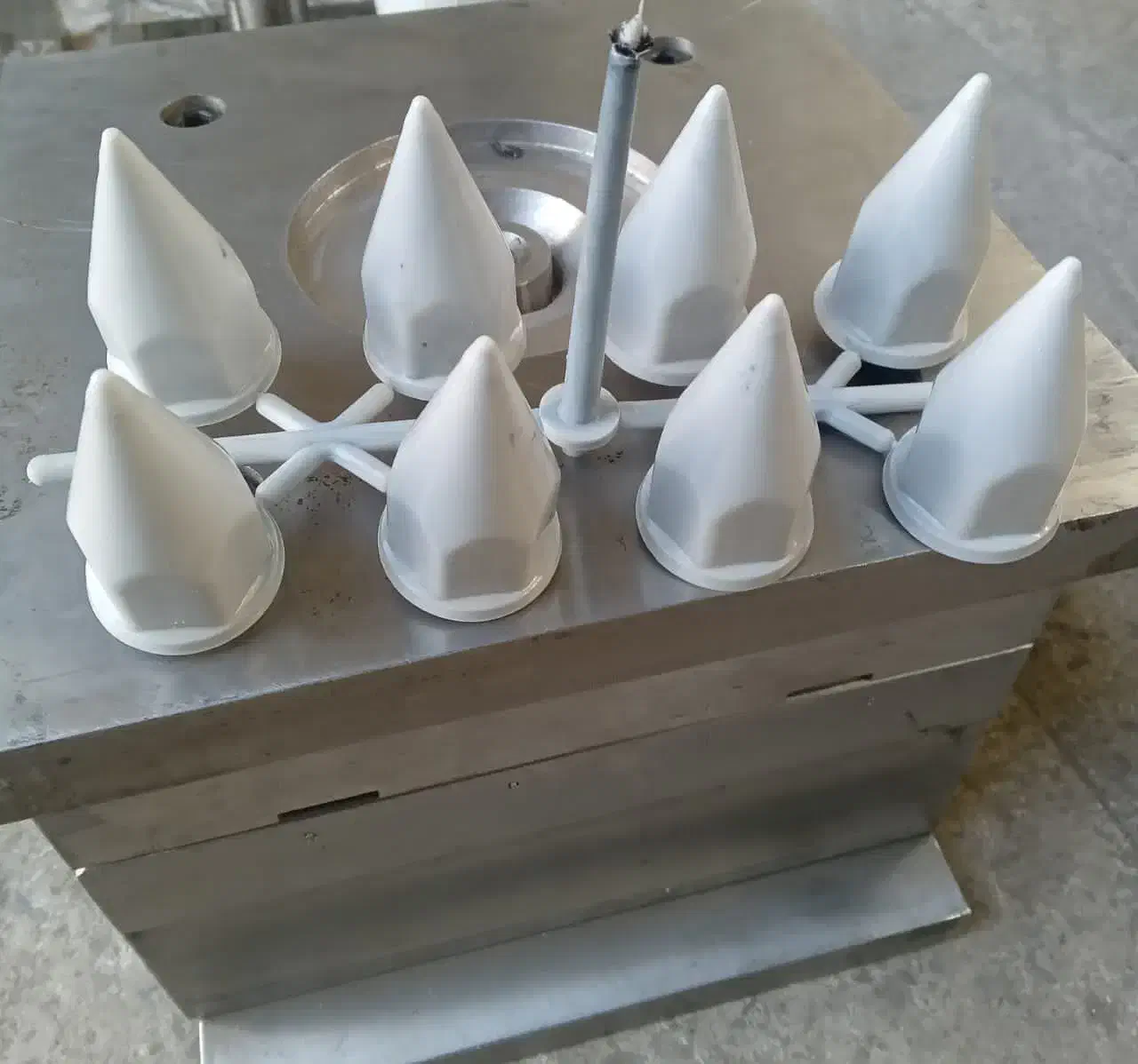 خدمات فرزcnc وقالب سازی پلاستیک و لاستیک|خدمات پیشه و مهارت|شهریار, اسدآباد|دیوار