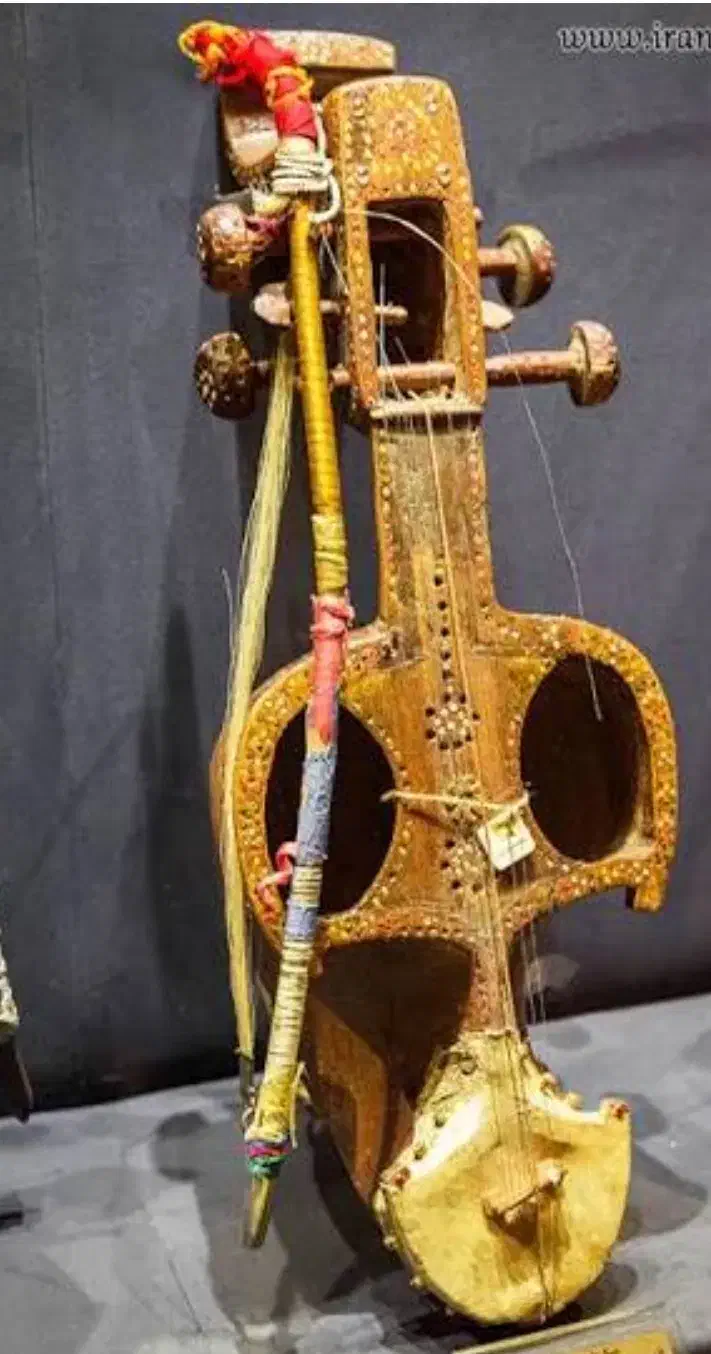 یک عدد قیچک بلوچی(سرود)|سازهای سنتی|پسکوه, |دیوار