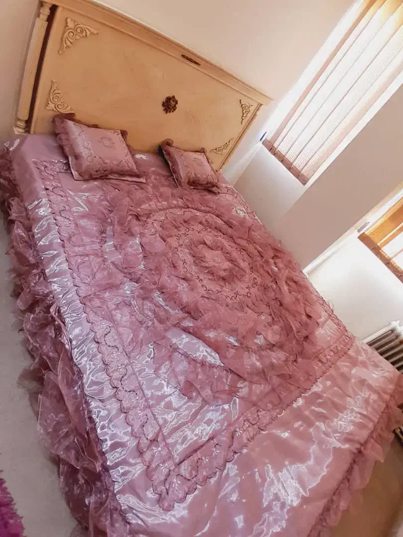 رو تختی عروس کار شده با سنگ (نو)|سرویس روتختی|اصفهان, سپاهان‌شهر|دیوار