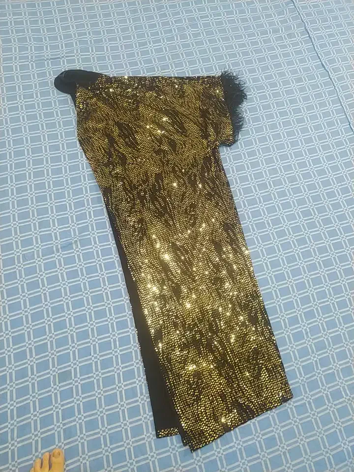 تابلوهای نقاشی و مانتو مجلسی به فروش میرود|لباس|قدس, شهر‌قدس|دیوار