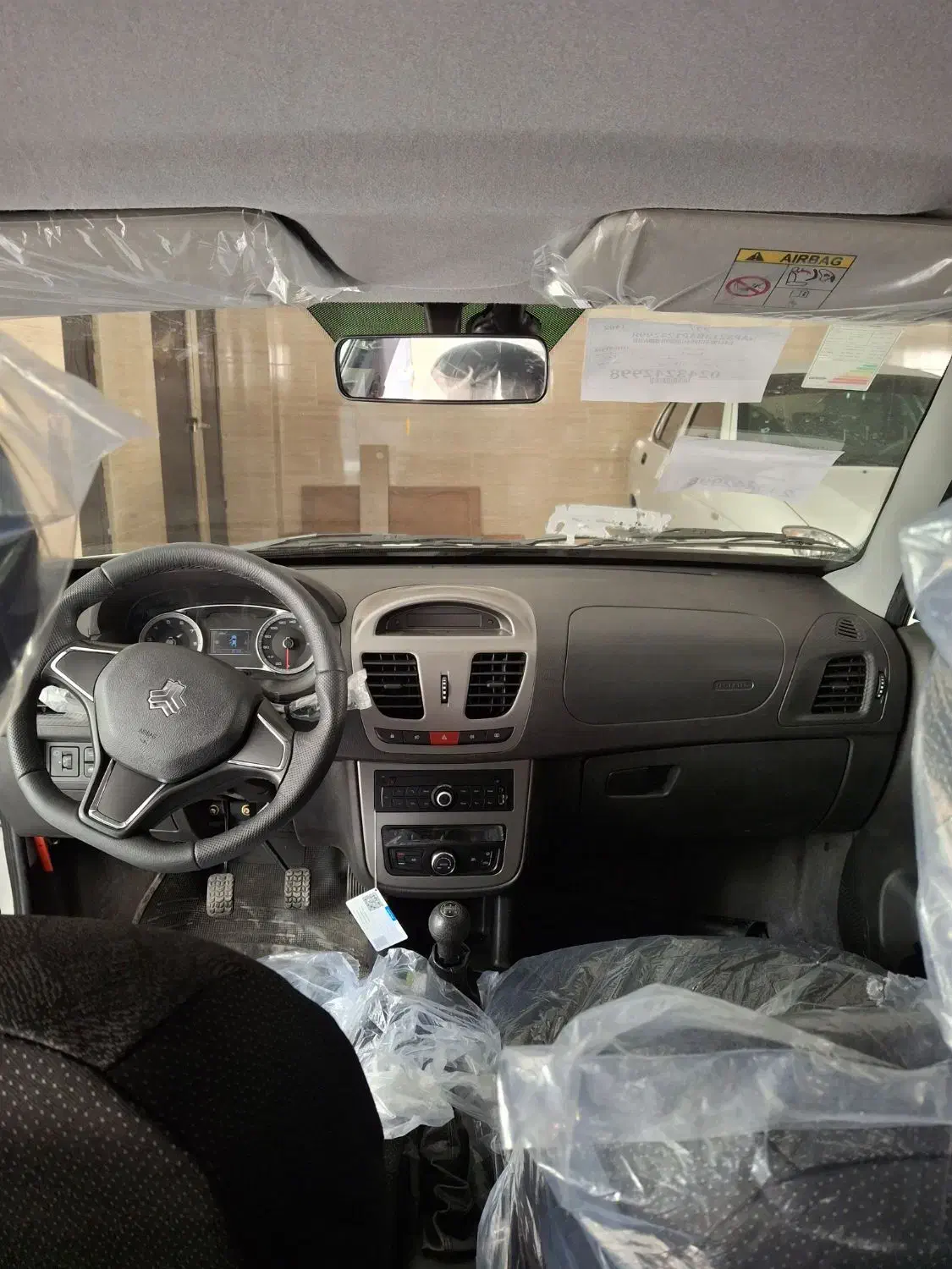 کوئیک GXR1402 صفر خشک سفید سقف مشکی|خودرو سواری و وانت|فلاورجان, |دیوار