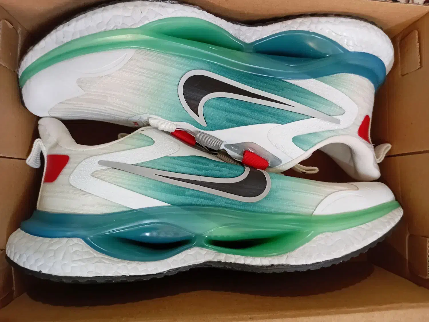 کتونی اسپرت ورزشی|کیف، کفش، کمربند|قم, نیروگاه|دیوار