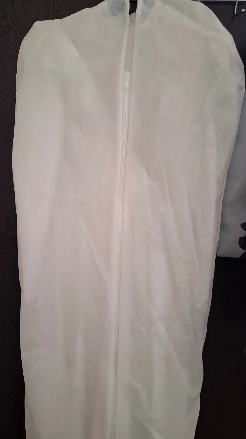 لباس عقد|لباس|مشهد, هنرور|دیوار