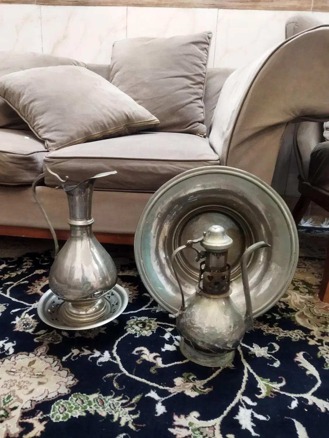 ظروف برنجی عتیقه|کلکسیون اشیاء عتیقه|قم, باغ کرباسی|دیوار