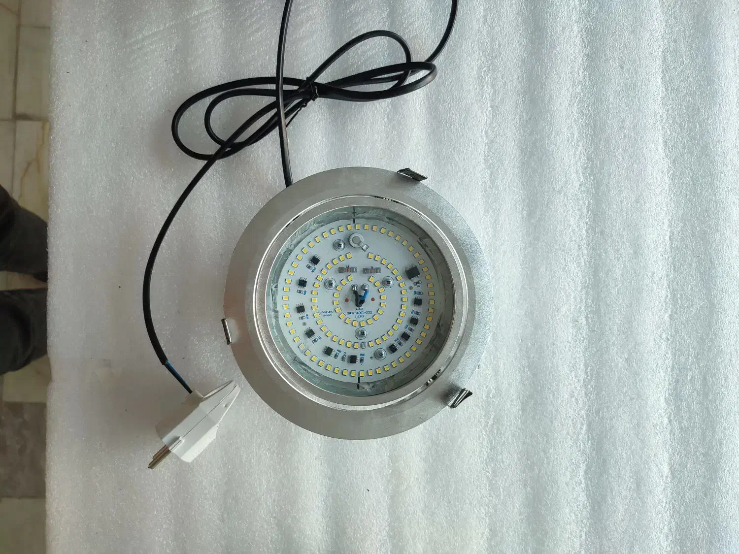 فروش لامپ و پنل و پروژکتور|لامپ و چراغ|کاشان, شاهد|دیوار