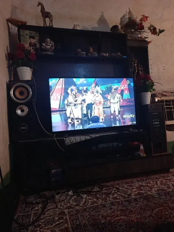 میز تلوزیون چوبی تمیز|میز تلویزیون|شادگان, |دیوار