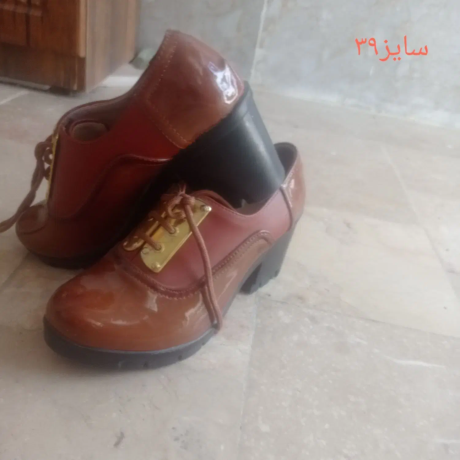 سه عدد کفش نو فقط یکبار پوشیده شده دانه ای ۴۰۰|کیف، کفش، کمربند|تربت‌حیدریه, قائم|دیوار