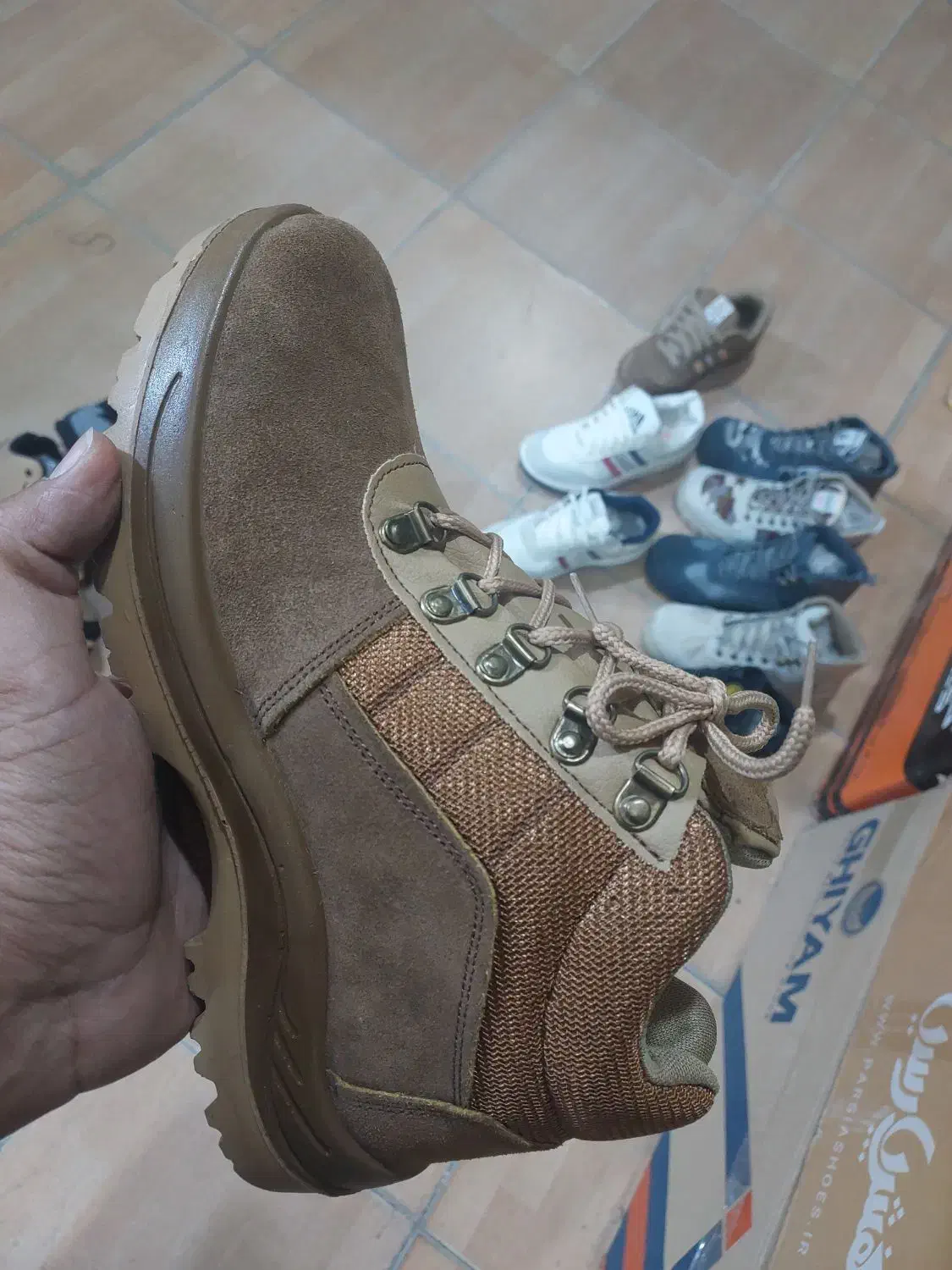 کفش کار و کوهنوردی|کیف، کفش، کمربند|اندیمشک, |دیوار