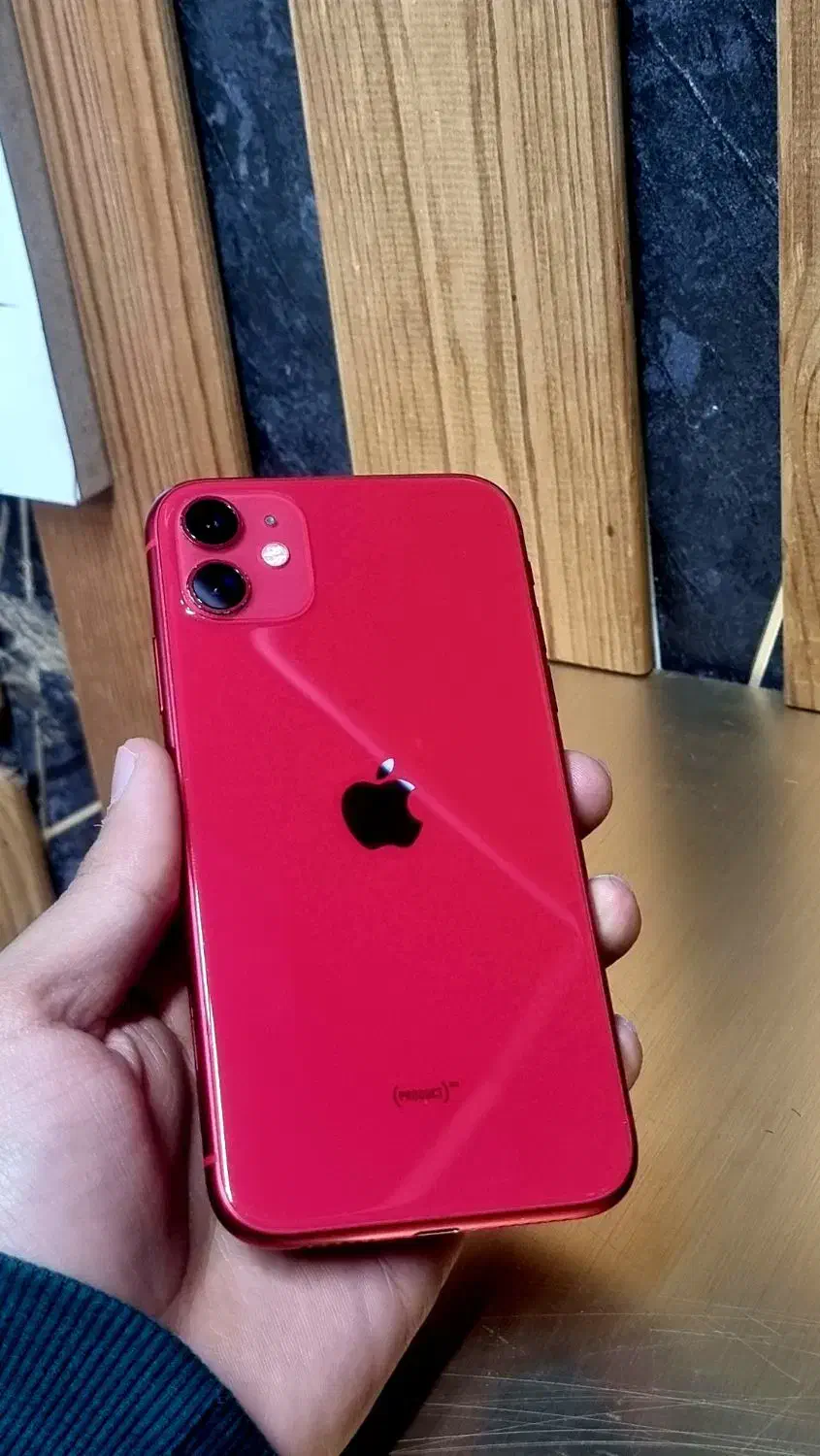 فروش فوریiPhone 11 128gig red قرمز|موبایل|لنجان, |دیوار