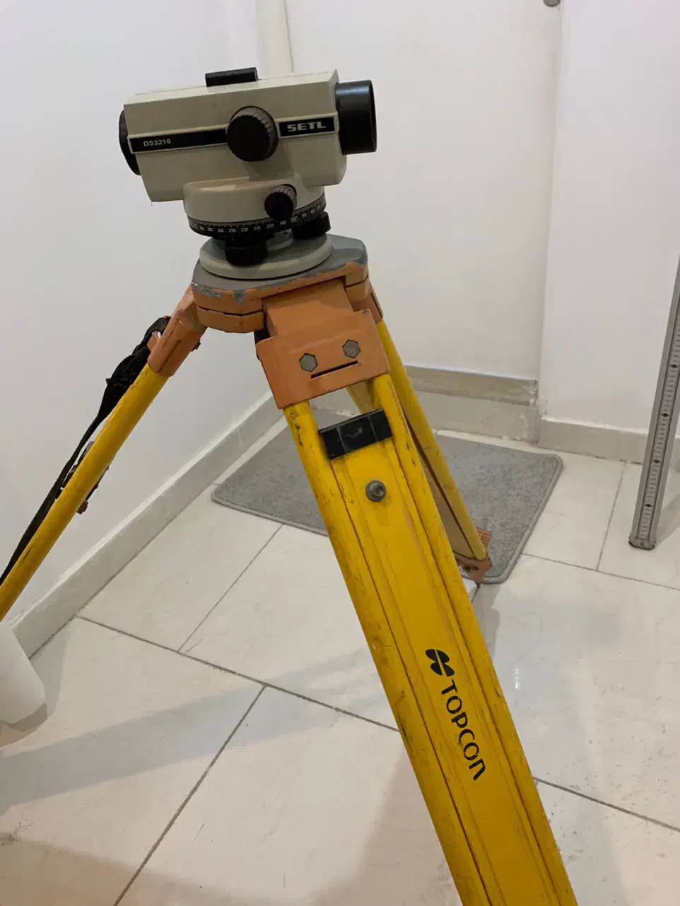 دوربین نقشه برداری|مصالح و تجهیزات ساختمان|هشتگرد, فاز ۳ مهستان|دیوار