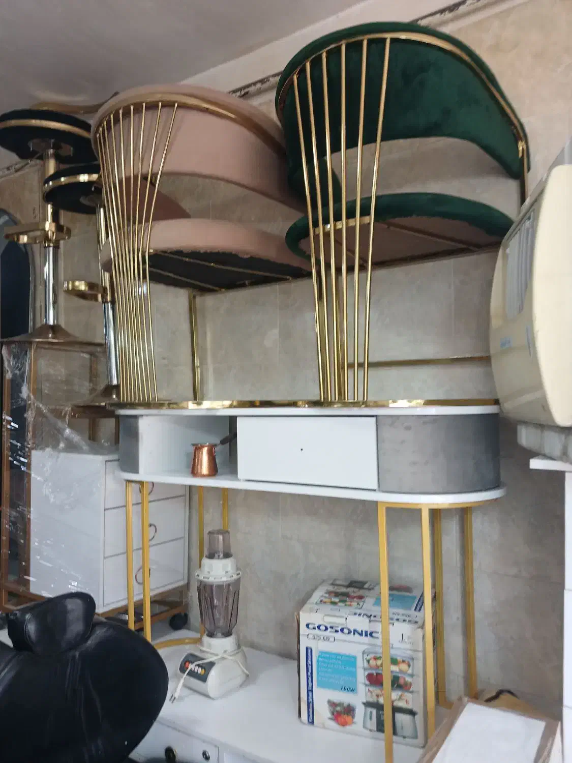 دستگاه بخور برای سالن زیبای موجود میباشد|آرایشگاه و سالن‌های زیبایی|تبریز, |دیوار