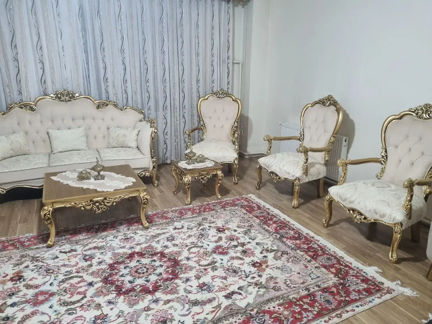 مبل سلطنتی ۹نفره کاملا نو|مبلمان خانگی و میز عسلی|تبریز, |دیوار