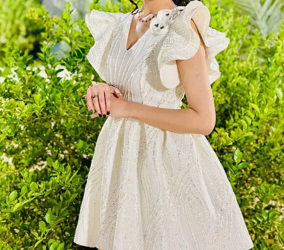 لباس مجلسی|لباس|لامرد, |دیوار