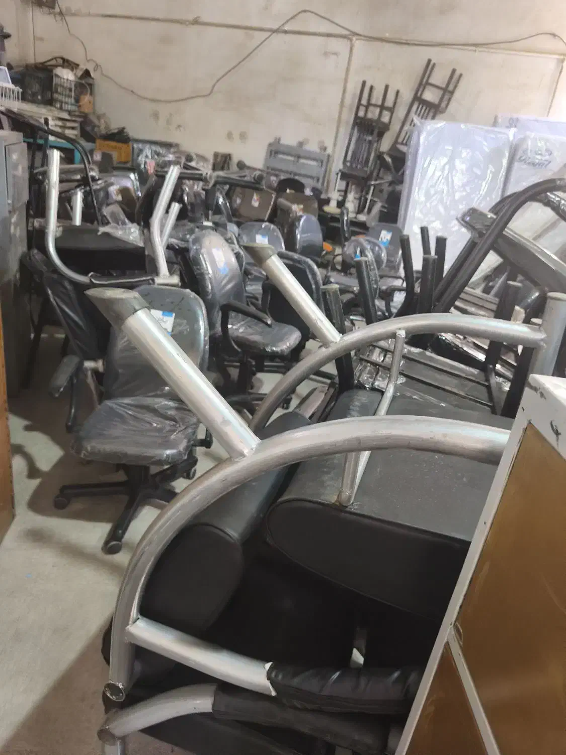 صندلی چرخدار دست دوم|مبلمان اداری|بهبهان, |دیوار