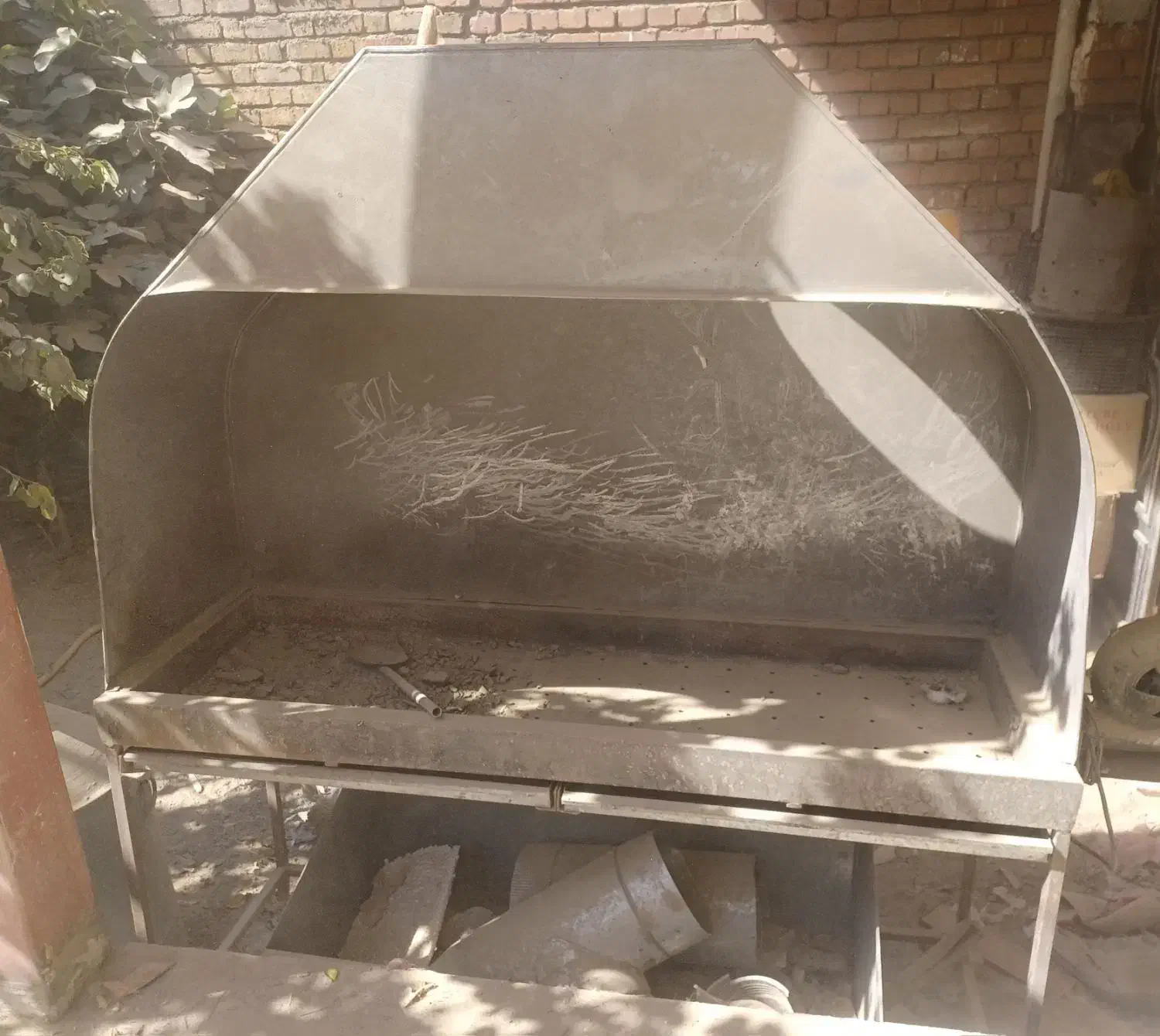 اجاق رستورانی با منقل ذغالی رستورانی کارکرده|کافی‌شاپ و رستوران|همدان, |دیوار
