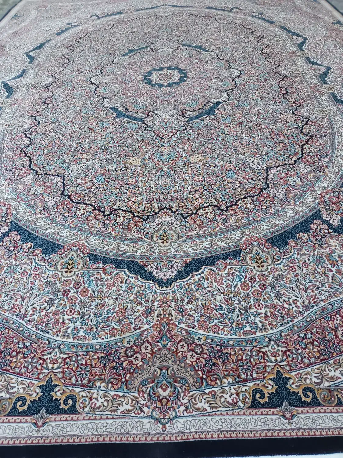 فرش ماشینی ۴تخته ۷۰۰ شانه|فرش|همدان, |دیوار