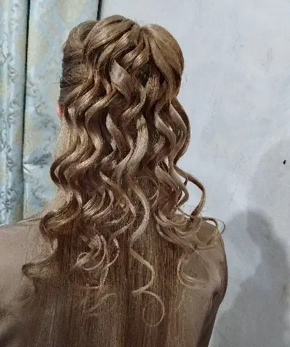 اریشگری|خدمات آرایشگری و زیبایی|میانه, |دیوار