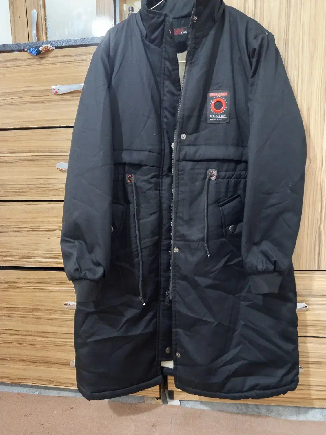 کاپشن|لباس|پاوه, |دیوار