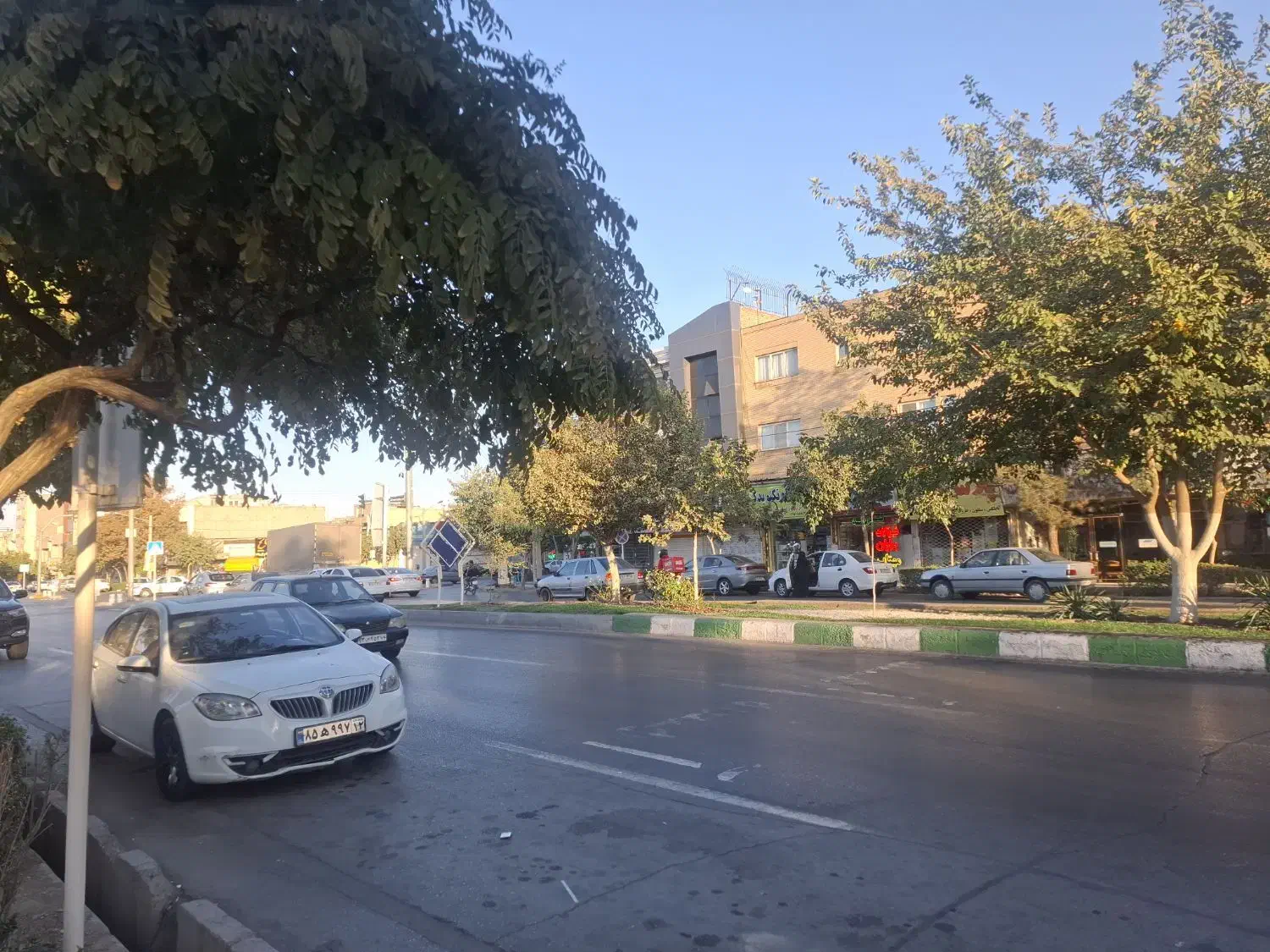 ۴۰متر مغازه نبش چهاراه تقاطع شریعتی و حجاب|اجارهٔ مغازه و غرفه|مشهد, ولیعصر (شهرک غرب)|دیوار