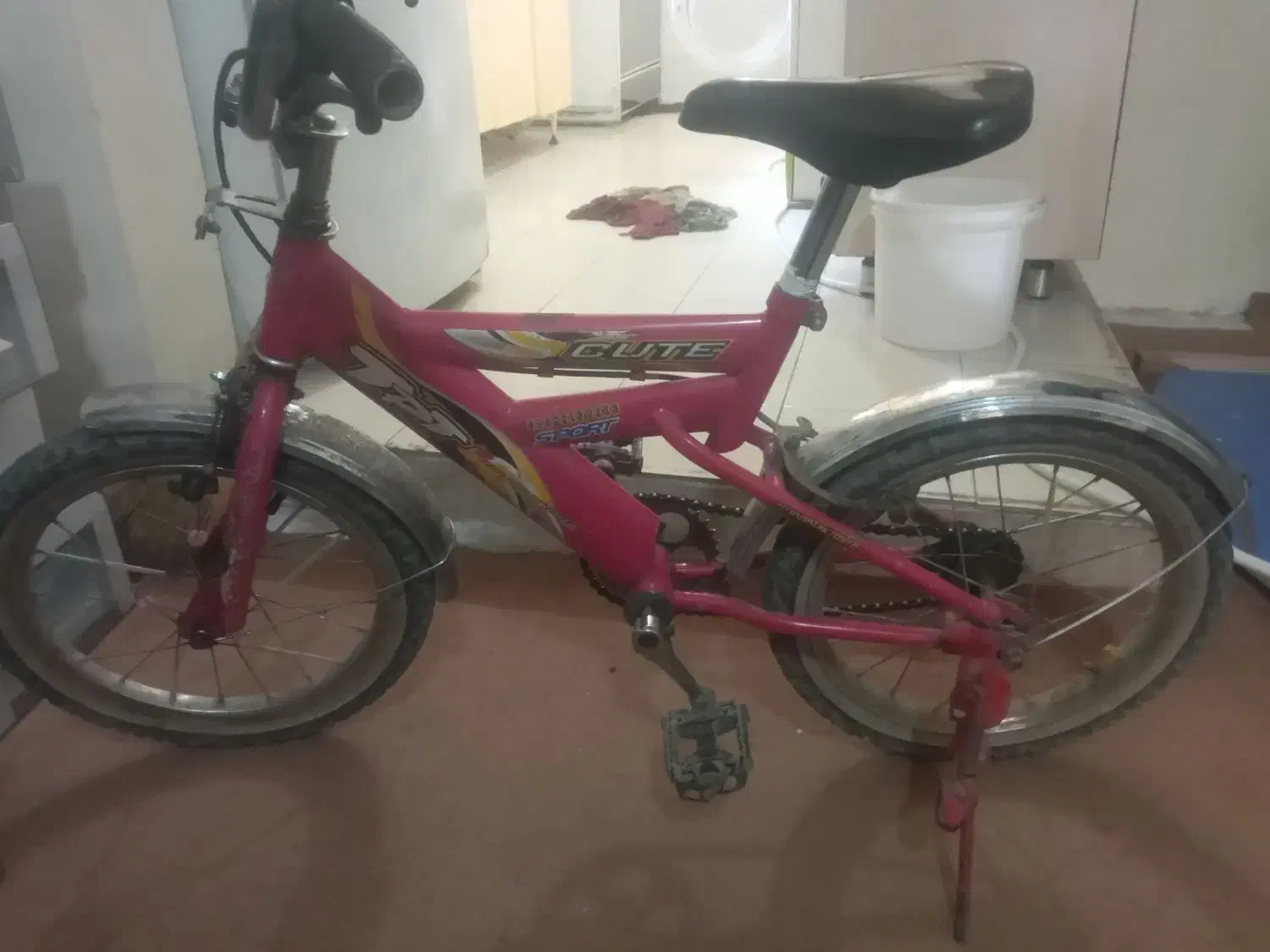 دوچرخه|دوچرخه، اسکیت، اسکوتر|پرند, فاز ۴|دیوار