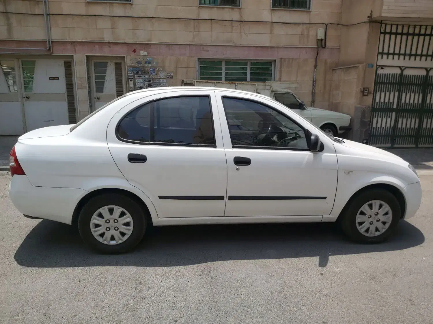 تیبا صندوقدار مدل ۹۷ کم کارکرد|خودرو سواری و وانت|کرج, المهدی|دیوار