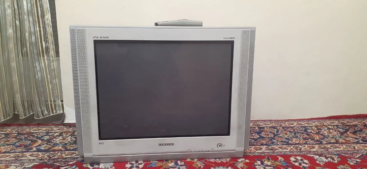 فروش تلویزیون ۲۸ اینچ سامسونگ|تلویزیون و پروژکتور|اصفهان, تیران|دیوار