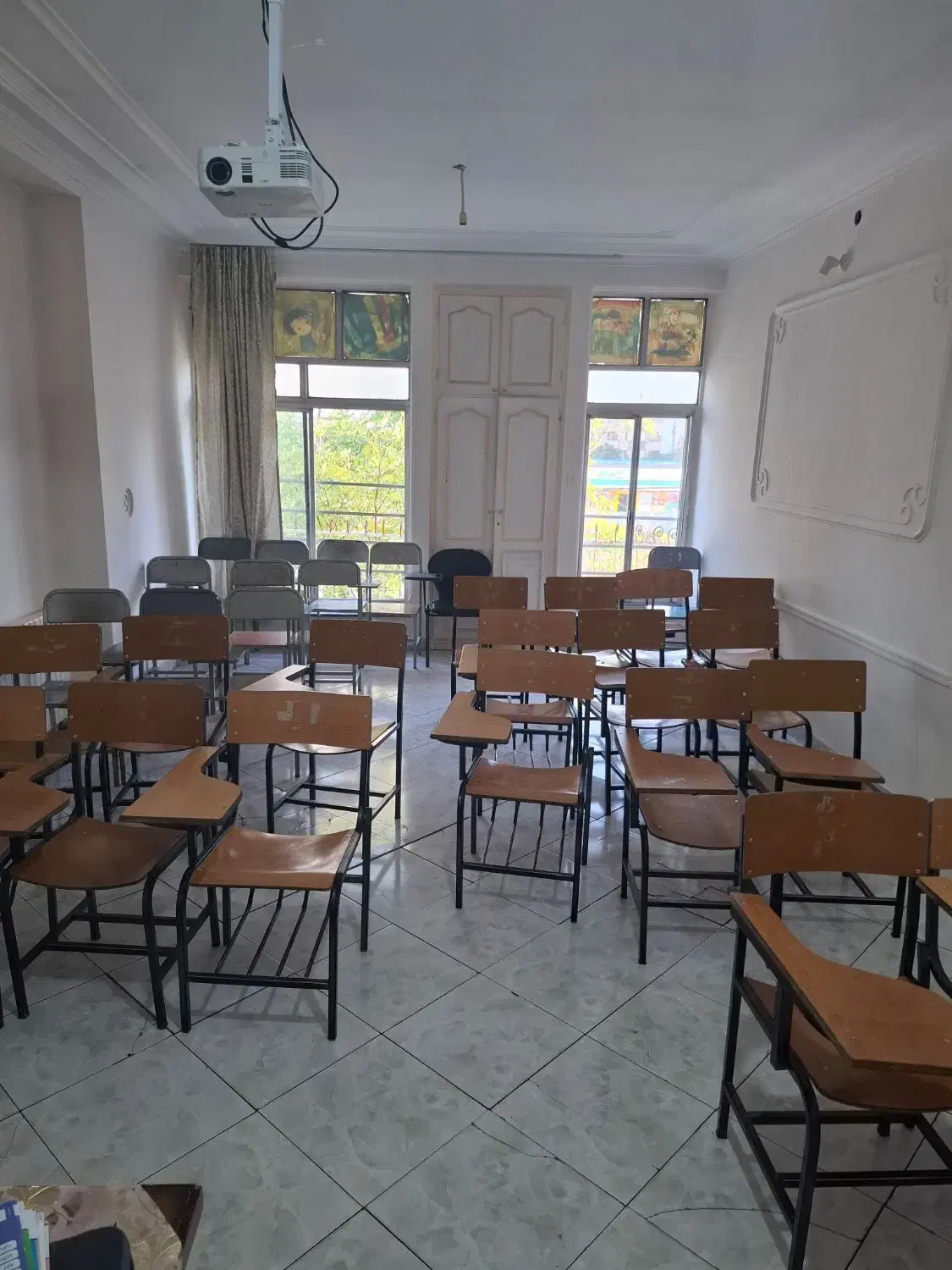 اجاره یک کلاس از آموزشگاه در ولیعصر|اجارهٔ کوتاهمدت دفتر کار و فضای آموزشی|تبریز, |دیوار