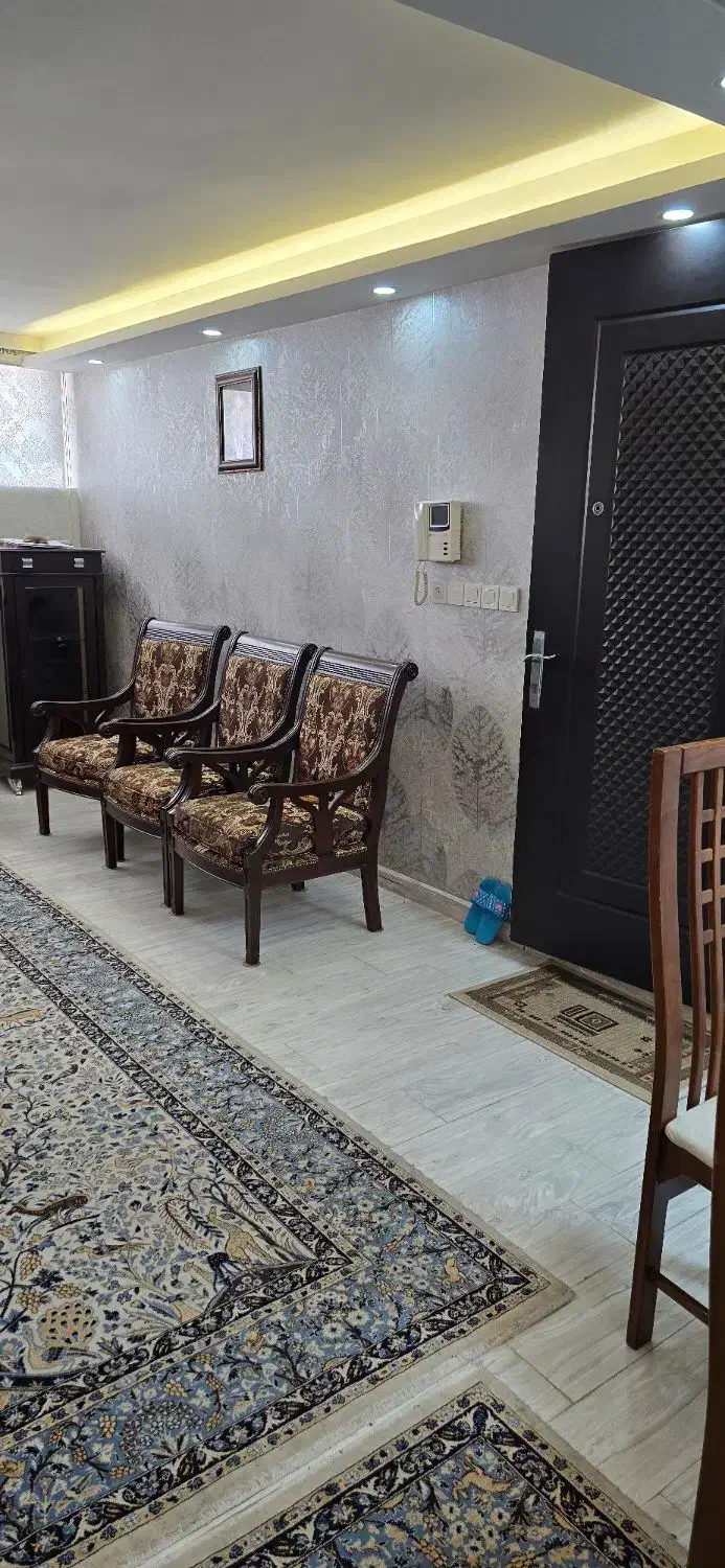 مبل چوبی نه(۹) نفره در حد|مبلمان خانگی و میز عسلی|تهران, افسریه جنوبی|دیوار