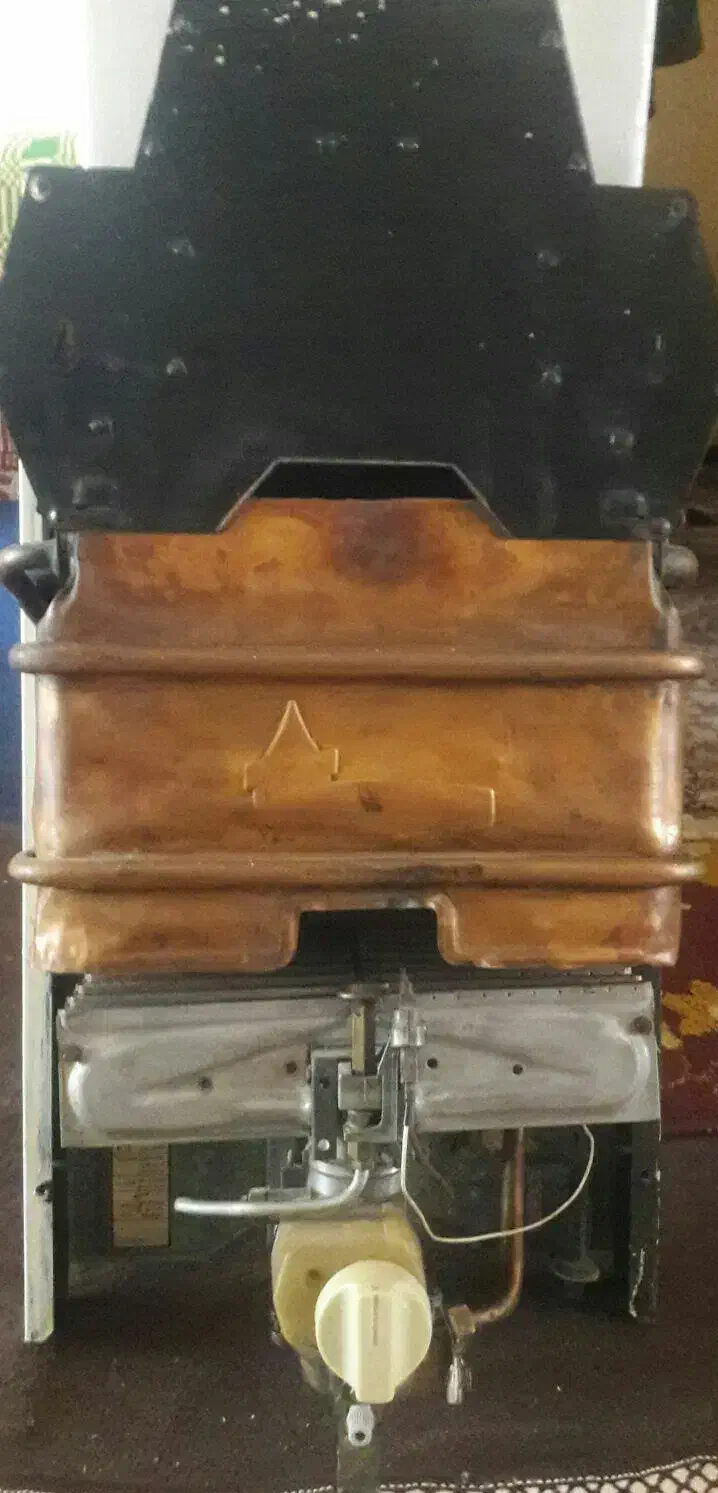 آبگرمکن دیواری بوتان مدل B15 سالم|آبگرمکن، پکیج، شوفاژ|اهواز, کوی طلاب|دیوار