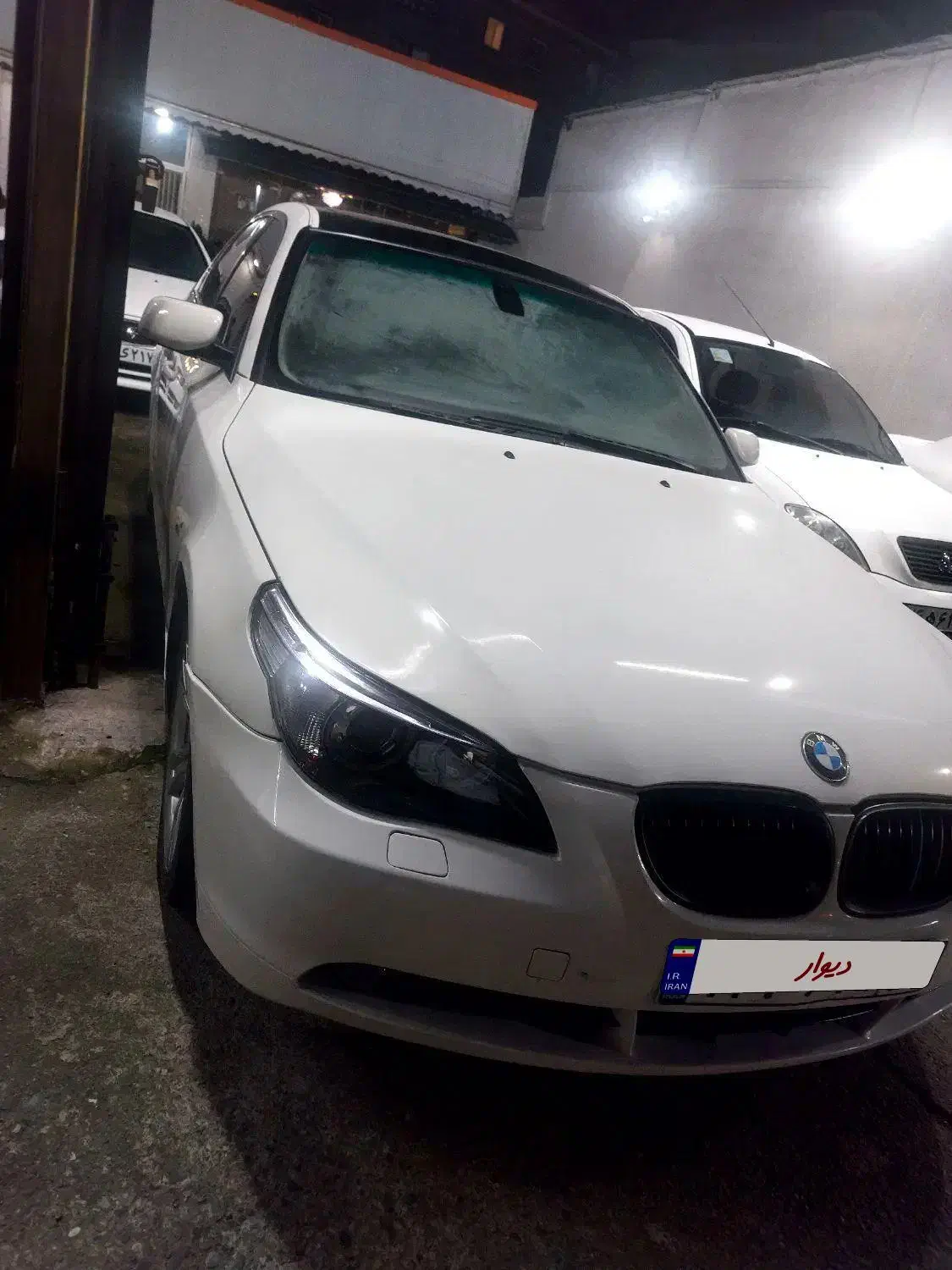 BMVسفید۵۲۵|خودرو سواری و وانت|رشت, معلم|دیوار