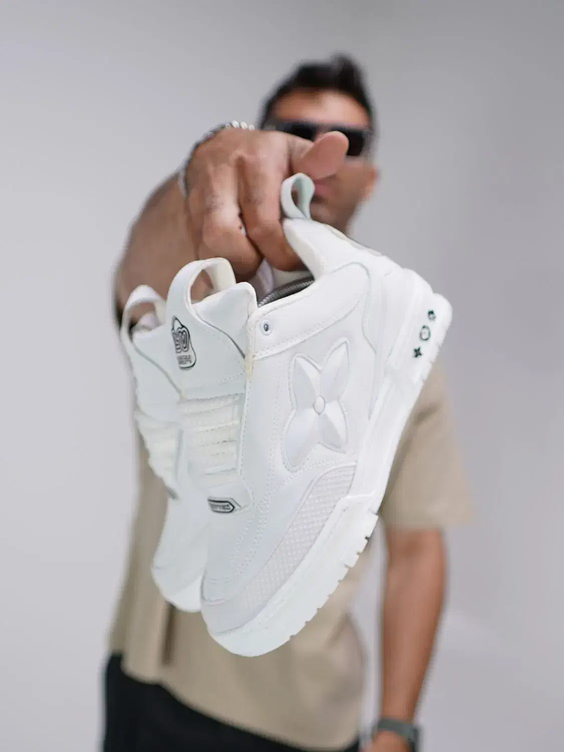 کتونی|کیف، کفش، کمربند|بروجرد, |دیوار