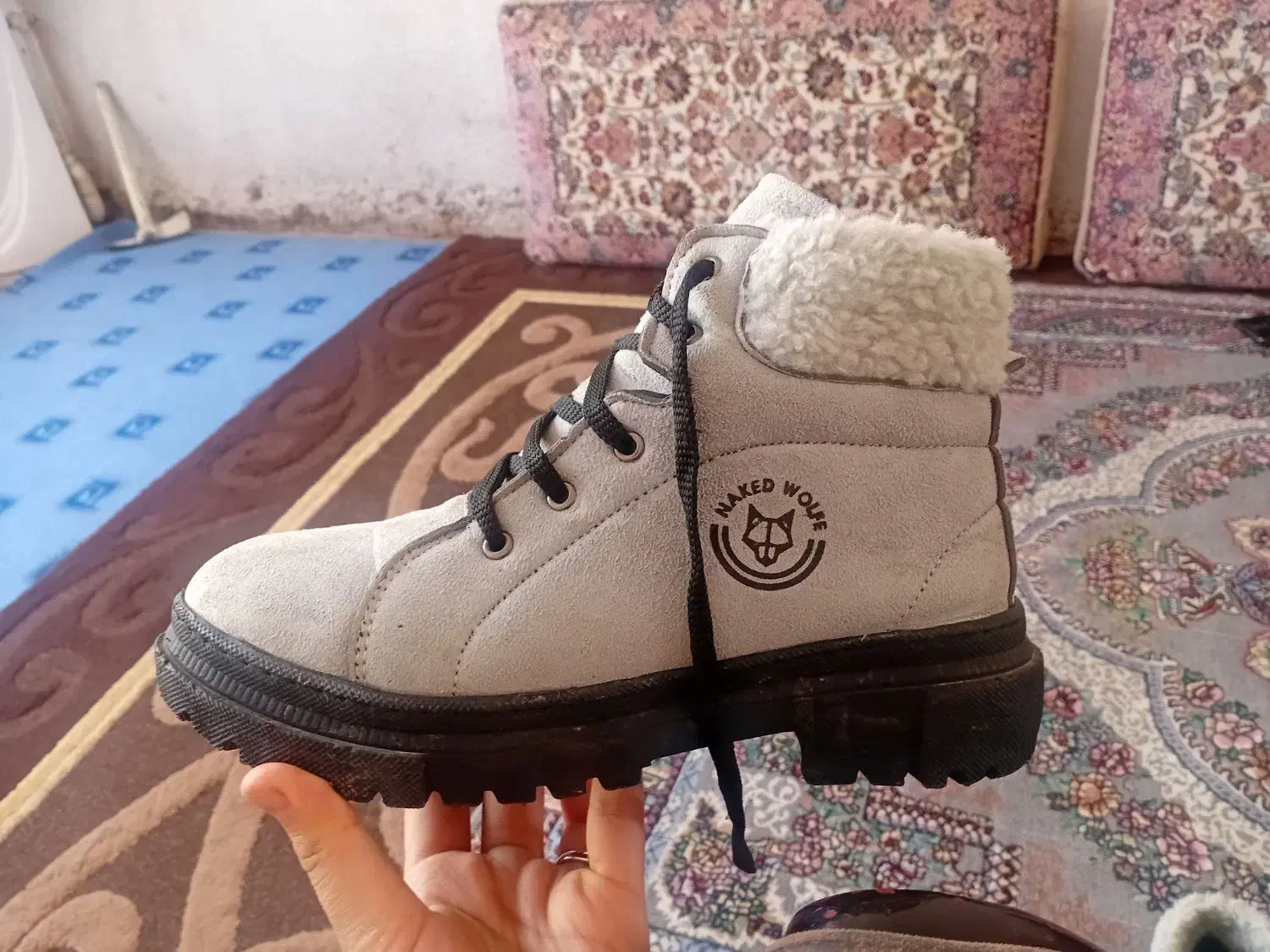 بوت نونو|کیف، کفش، کمربند|چوار, |دیوار