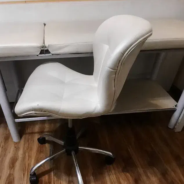 صندلی و تخت|آرایشگاه و سالنهای زیبایی|پردیس, فاز ۸|دیوار