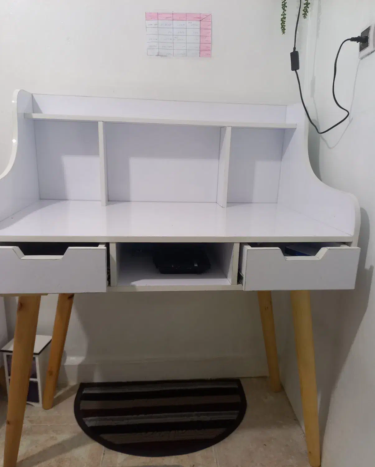 میز تحریر|میز تحریر و کامپیوتر|کارون, |دیوار