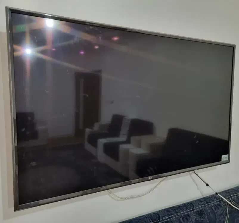 ۲عدد تلویزیون|تلویزیون و پروژکتور|آستارا, |دیوار