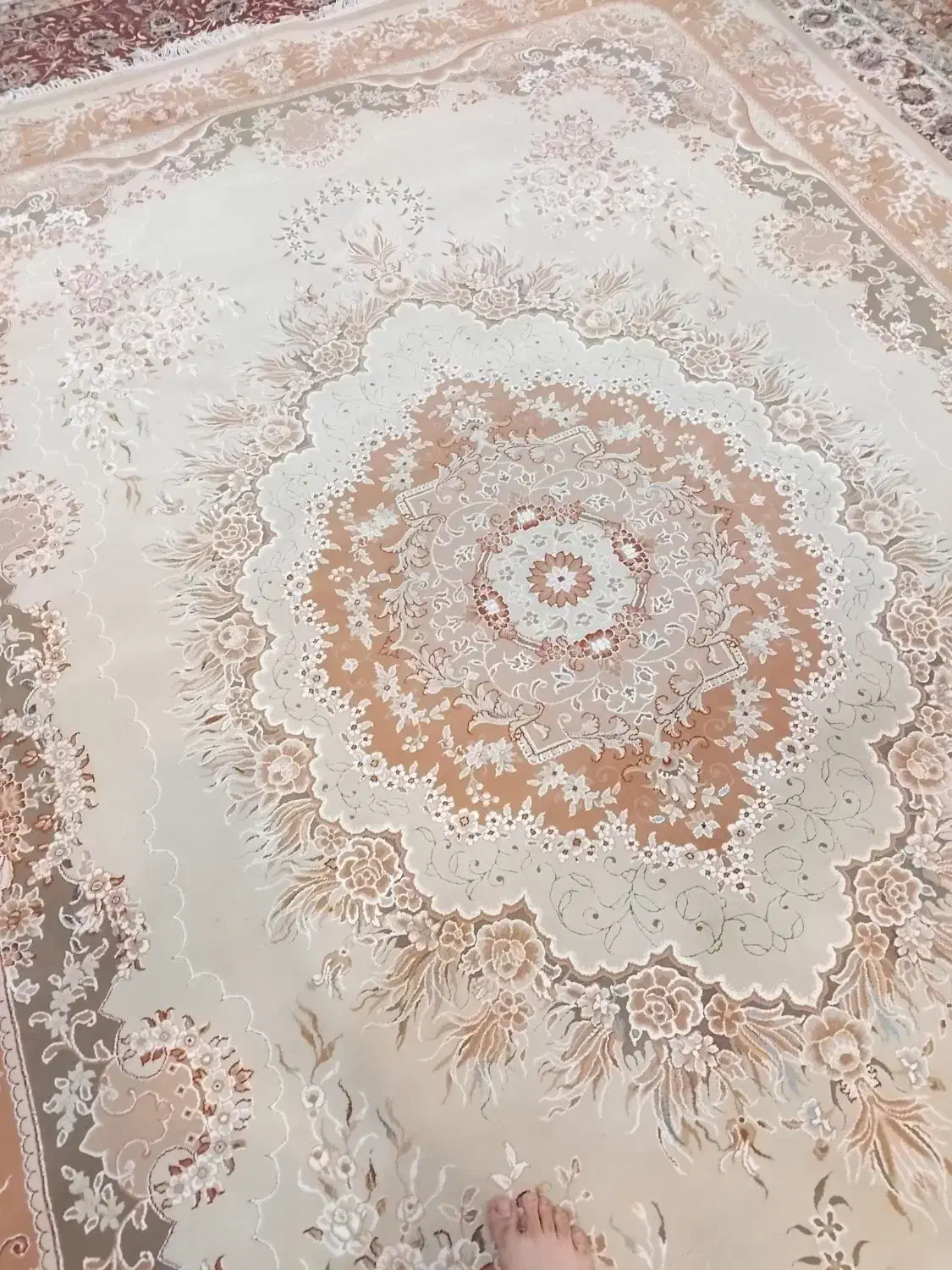 فرش ۹ متری شاهکار کویر یزد گل برجسته و سالم|فرش|پردیس, فاز ۸|دیوار