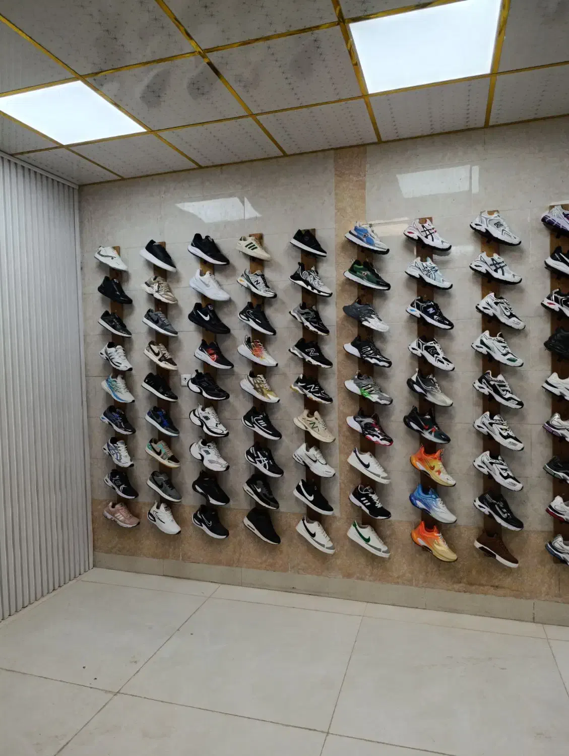 نصاب / دکوراسیون رگال / قفسه / ریل|فروشگاه و مغازه|قم, میدان نو|دیوار