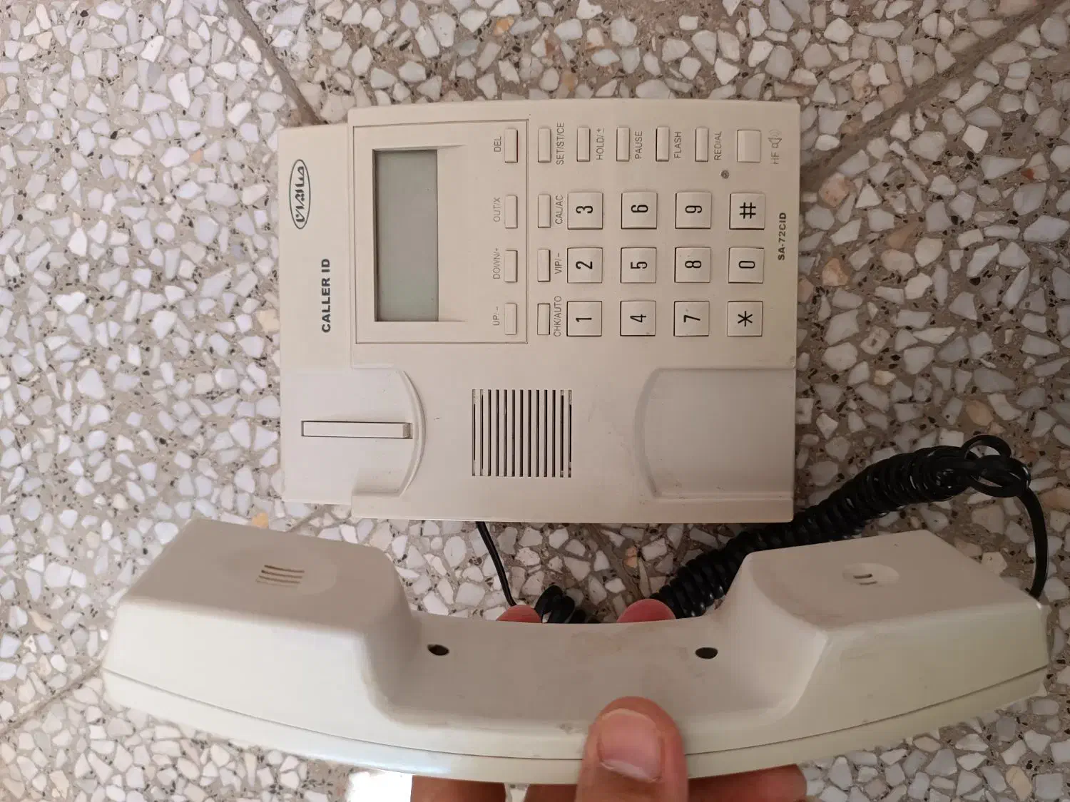 سه عدد تلفن استفاده ندارم مناسب میدم|تلفن رومیزی|شاهینشهر, شهرک هشت بهشت|دیوار