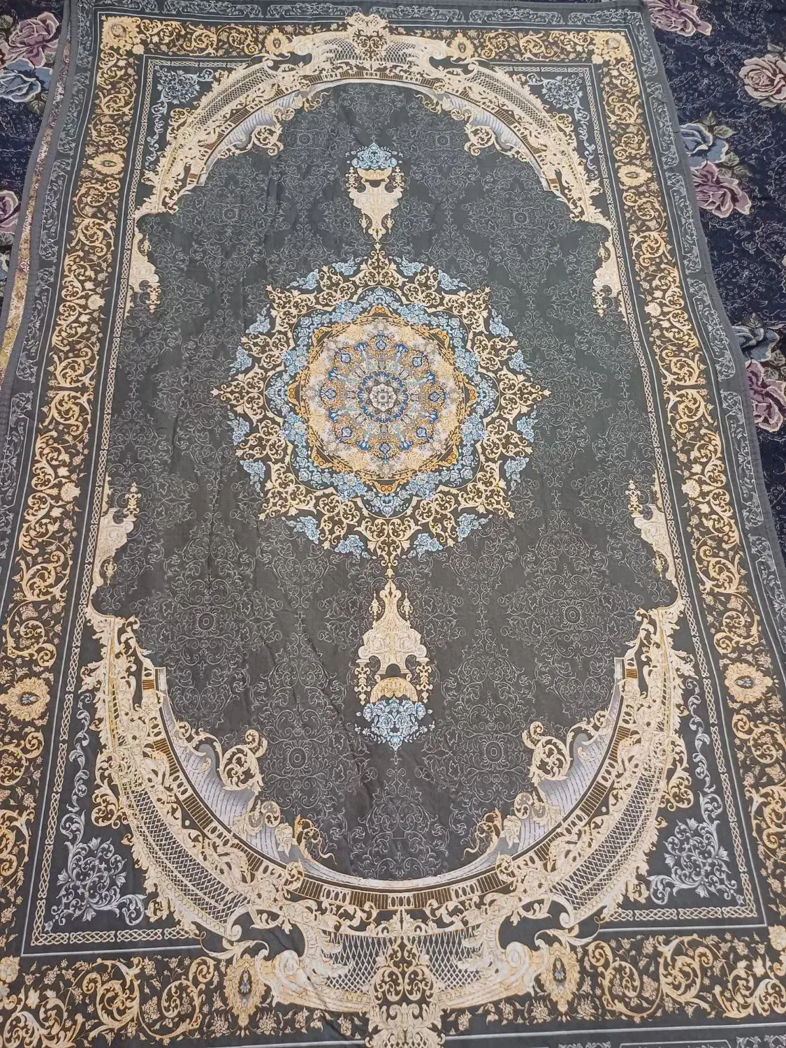 قالیچه پشت نمدی در رنگهای مختلف وخوش رنگ ورنگار|گلیم، جاجیم، گبه|تبریز, |دیوار