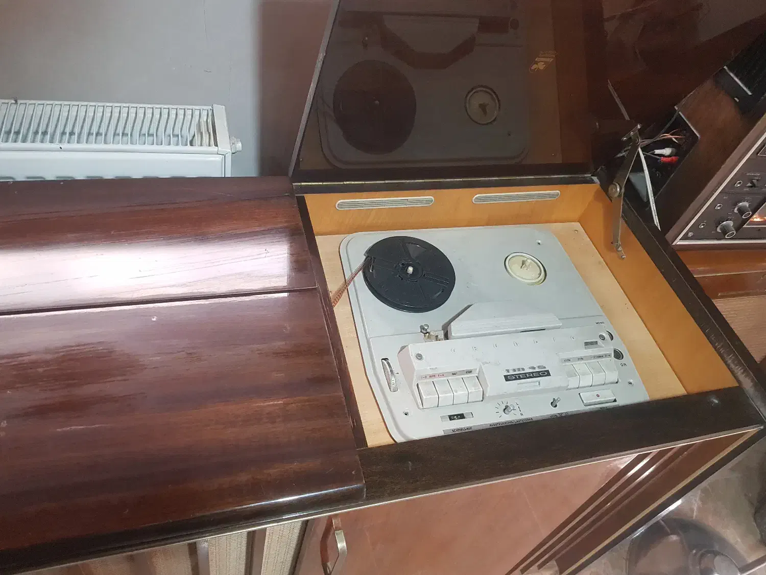 سیستم صوتی انتیک قدیمی|کلکسیون اشیاء عتیقه|رودهن, |دیوار