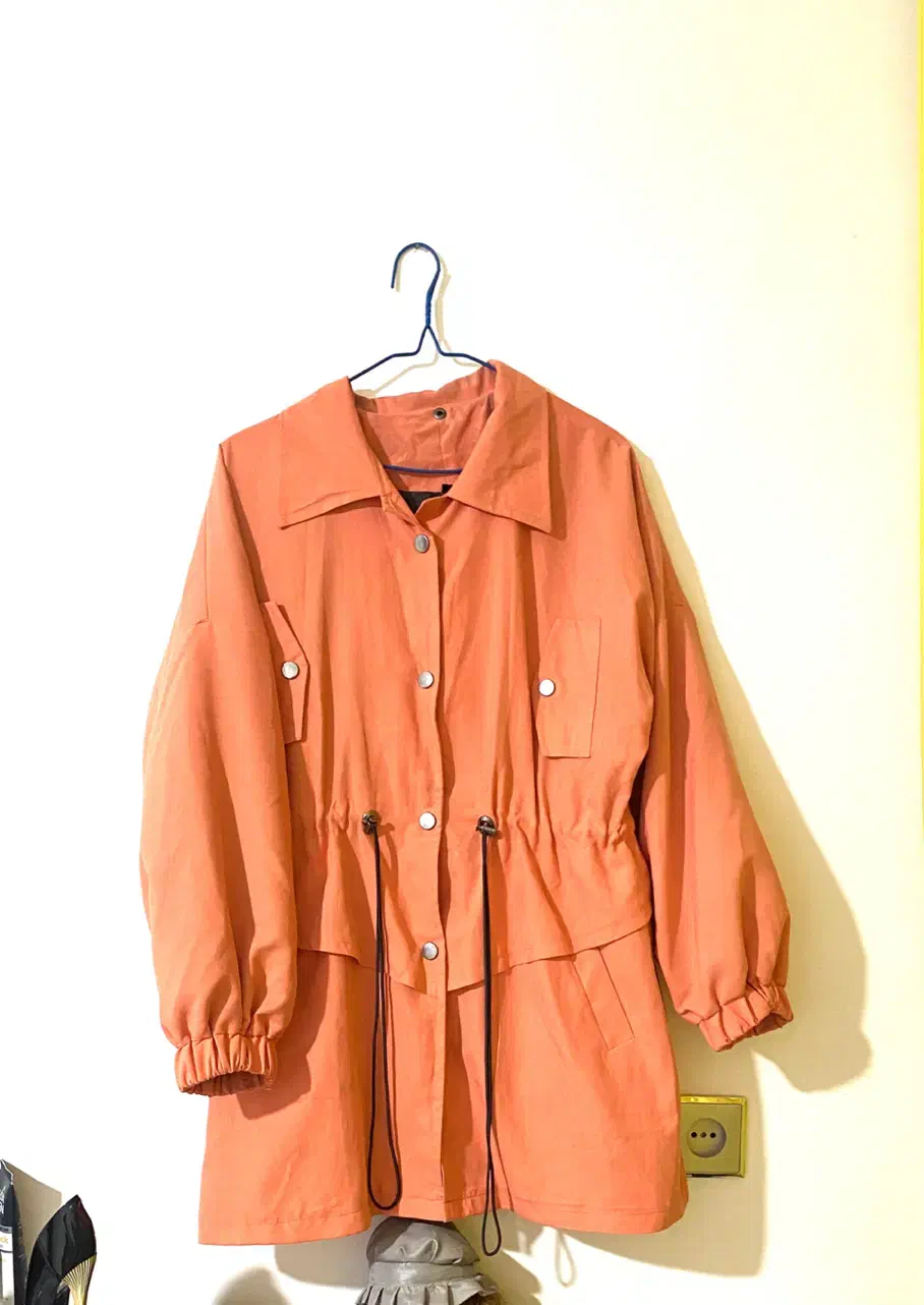 بارونی پاییزه|لباس|شیراز, ملاصدرا|دیوار