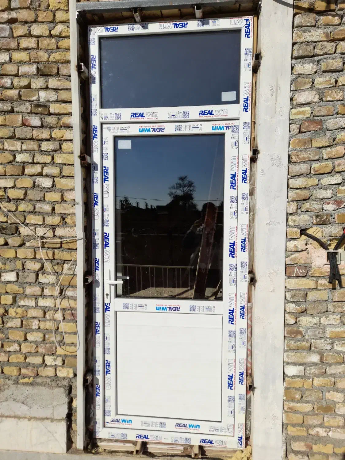 خدمات تولید انواع درب و پنجره ی دوجدارهupvc و توری|خدمات پیشه و مهارت|سبزوار, توحیدشهر|دیوار