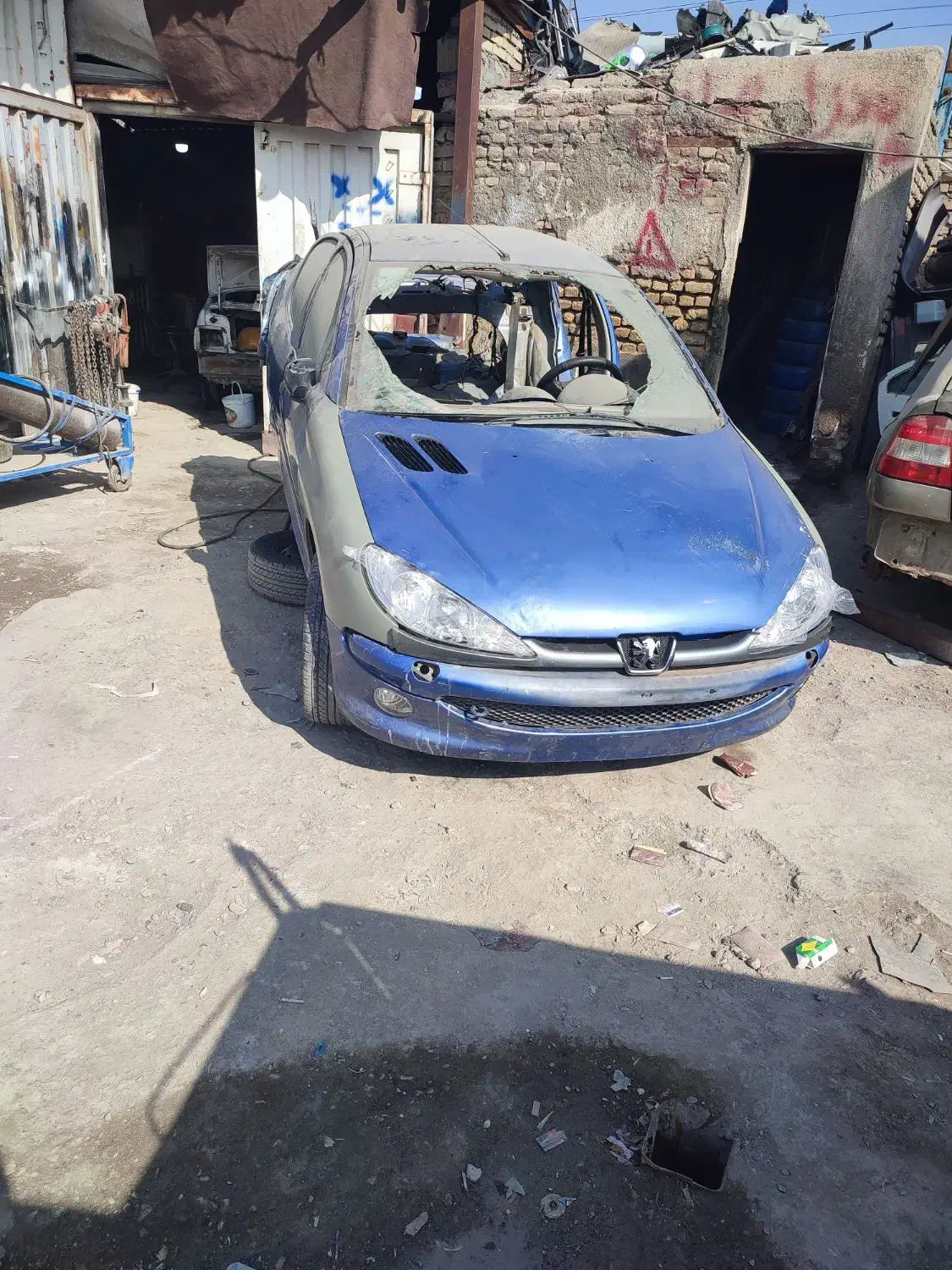 206 وی 8 فول تقویت تصادفی کم ضرب مدل 96|خودرو سواری و وانت|مشهد, کوی المهدی|دیوار