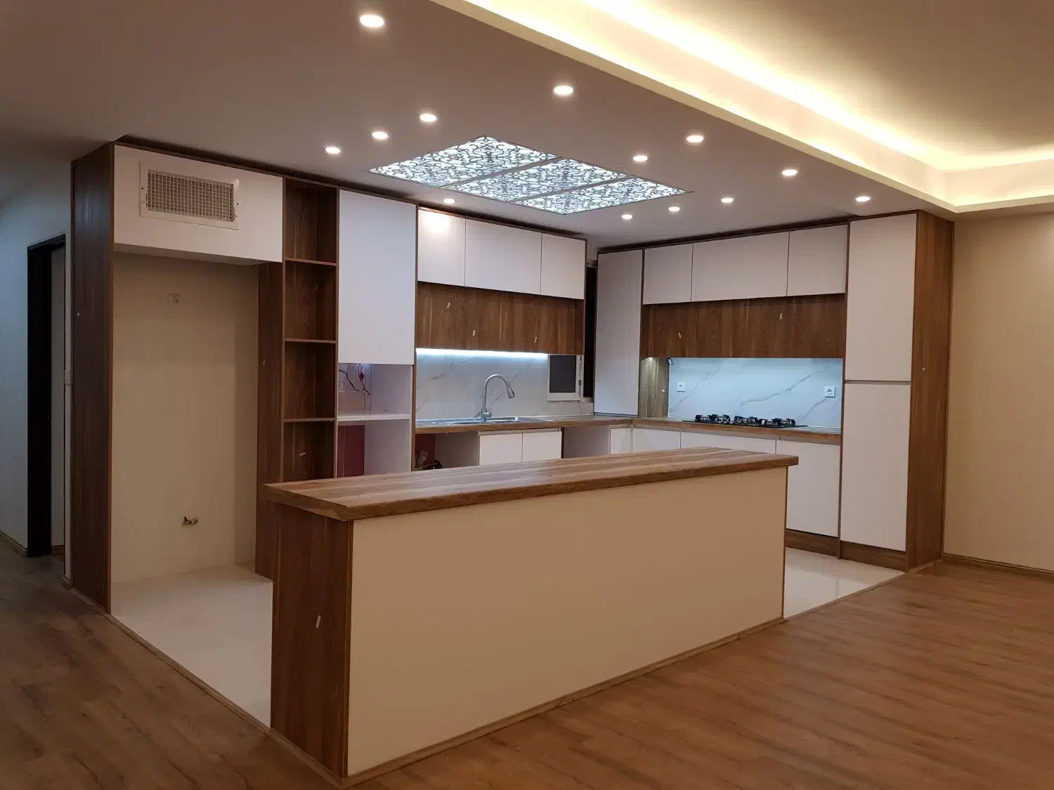 اجاره فاز ۸ *بسیار تمیز* ۱۰۵ متر ۲ خواب خ ولیعصر|اجارهٔ آپارتمان|پردیس, فاز ۸|دیوار