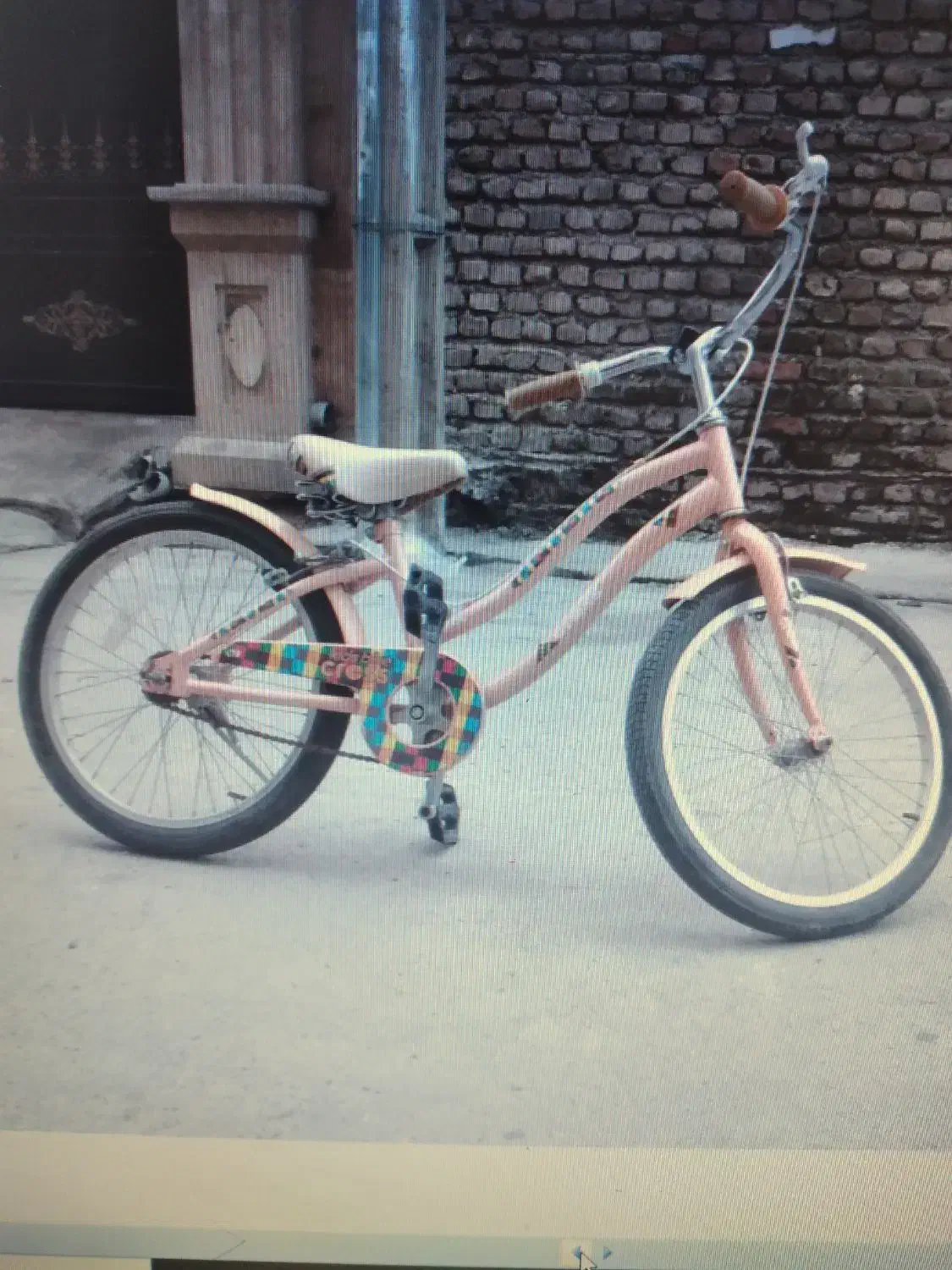 دوچرخه|دوچرخه، اسکیت، اسکوتر|گنبد کاووس, |دیوار