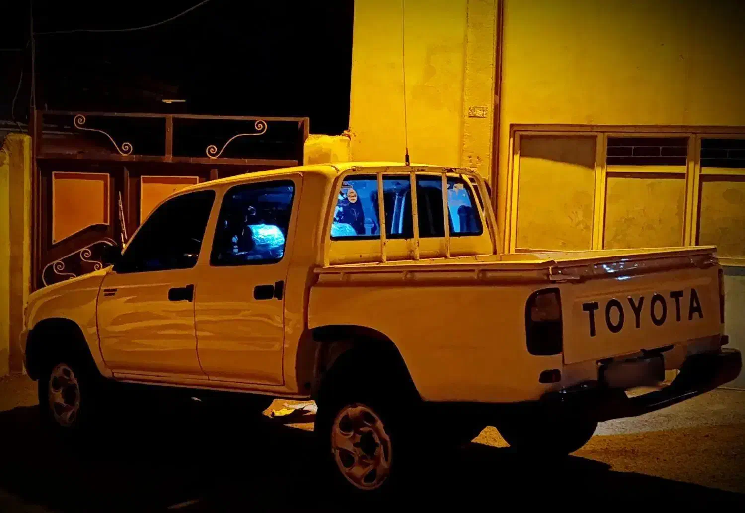 تویتا هایلوکس دوکابین بلند۲۰۰۳|خودرو سواری و وانت|پاوه, |دیوار