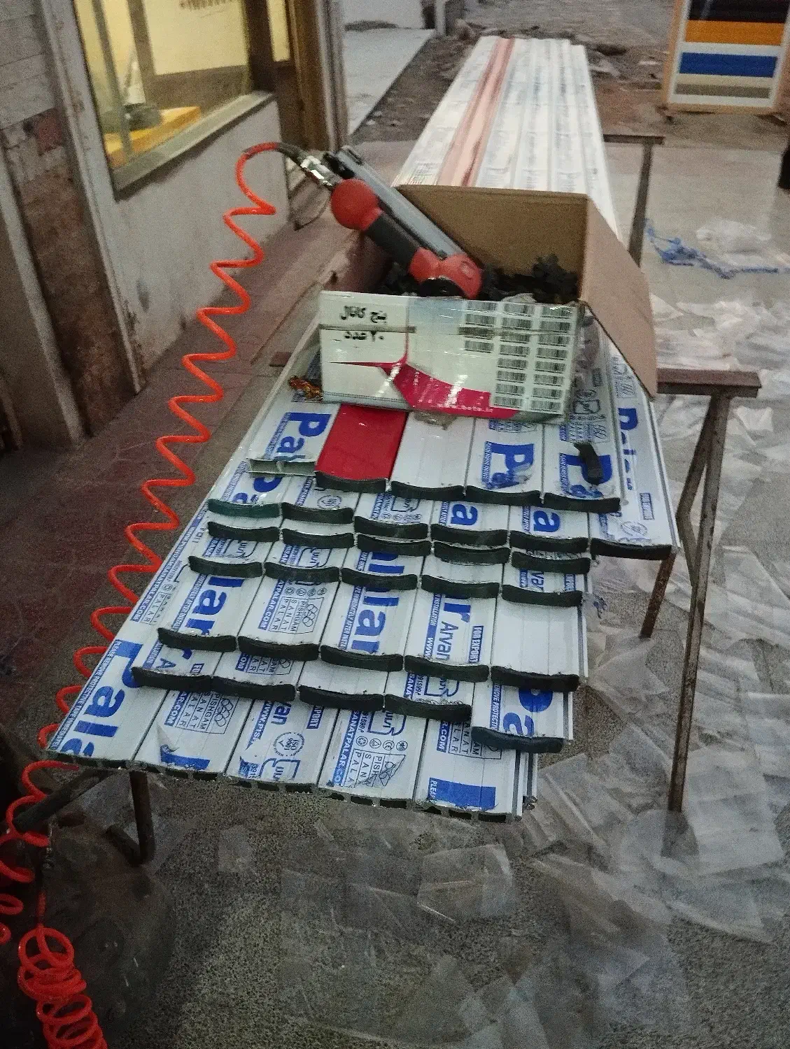 نصب و تعمیر کرکره برقی و شیشه سکوریت جک پارکینگی|خدمات پیشه و مهارت|چابهار, |دیوار