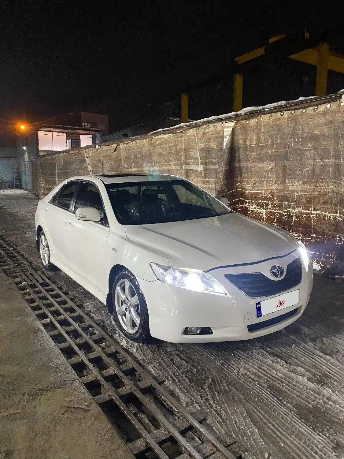 تویوتا کمری|خودرو سواری و وانت|میانه, |دیوار