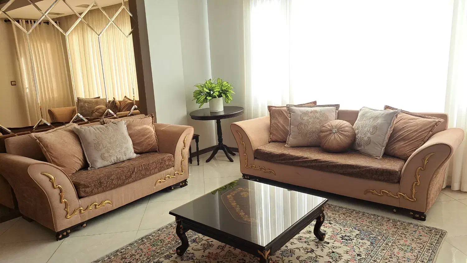 مبل راحتی هفت نفره و میز جلو مبلی|مبلمان خانگی و میز عسلی|قزوین, |دیوار