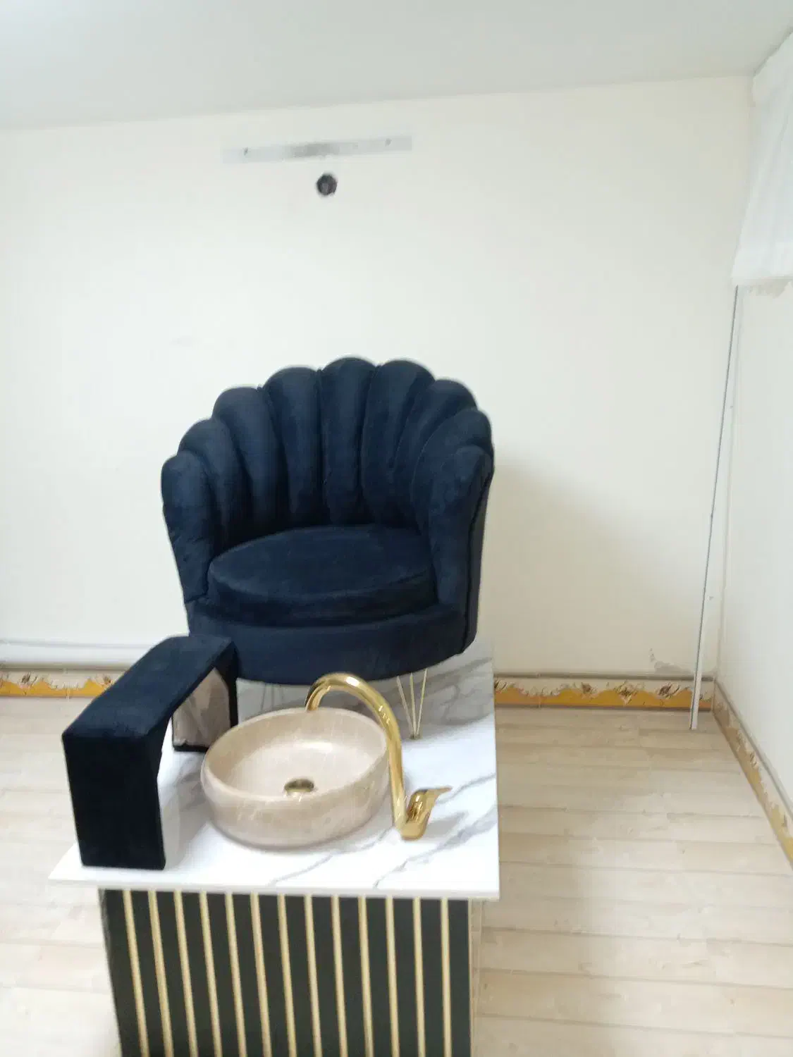 فروش لوازم سالن زیبایی کلی و جزعی|آرایشگاه و سالنهای زیبایی|تربتحیدریه, داروپخش|دیوار